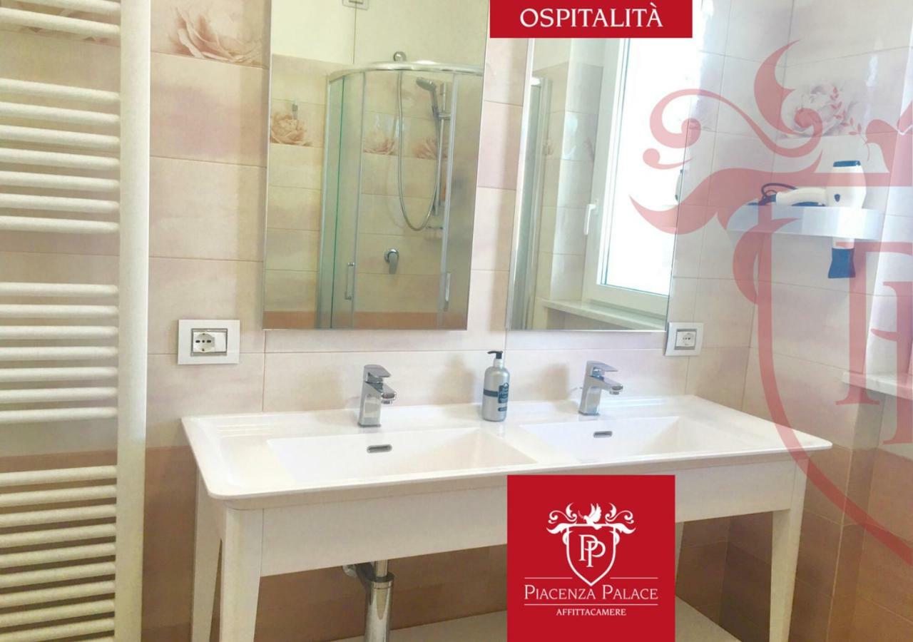 Affittacamere Piacenza Palace ภายนอก รูปภาพ