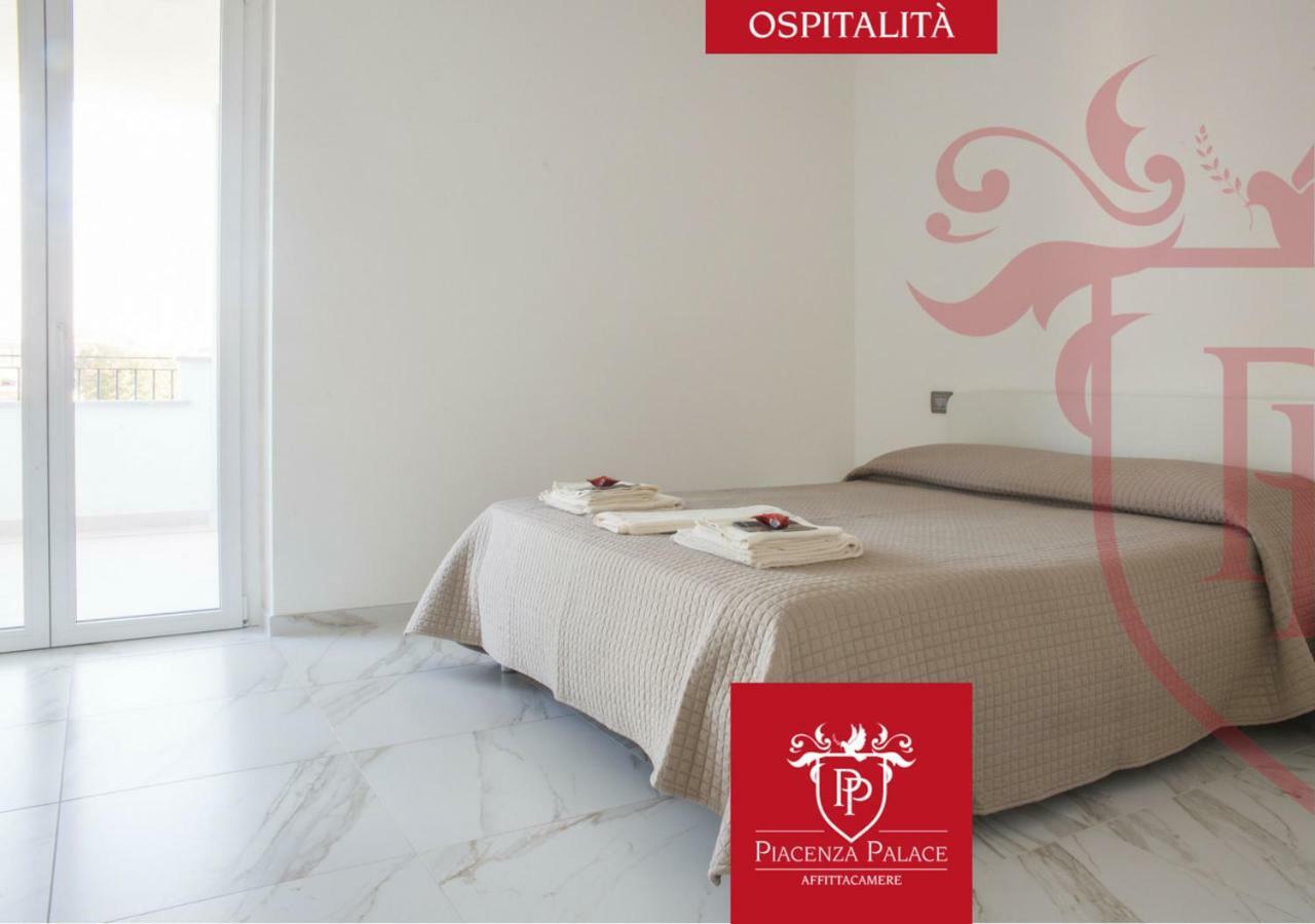 Affittacamere Piacenza Palace ภายนอก รูปภาพ