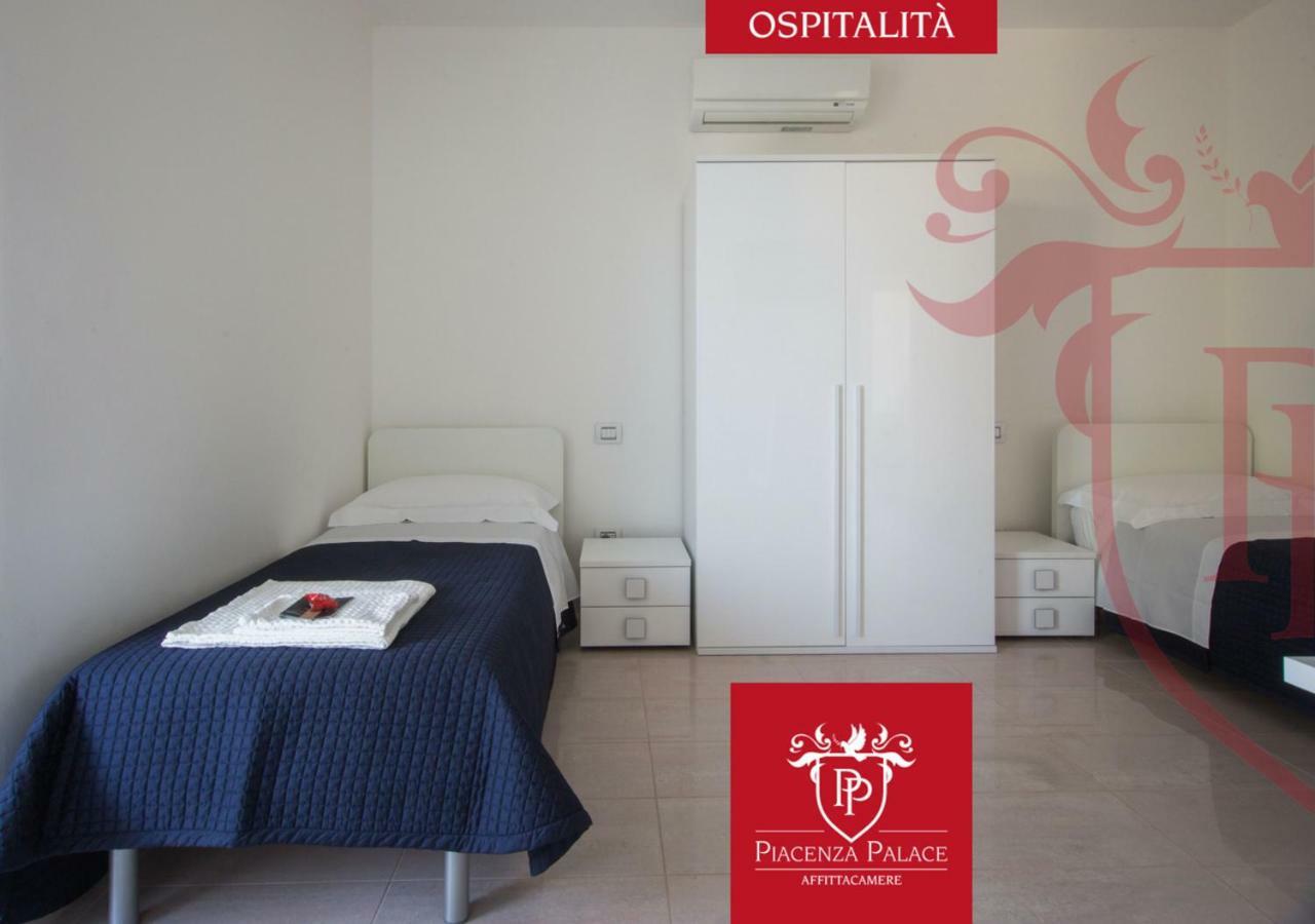 Affittacamere Piacenza Palace ภายนอก รูปภาพ
